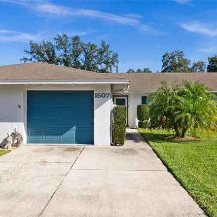 Buy this 2 bed house on 1507 Oakview Circle Southeast in Winter Haven, FL 33880
