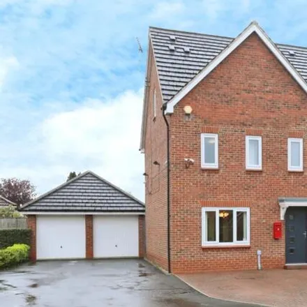 Buy this 5 bed house on 28 Middle Meadow in Shireoaks, S81 8PX