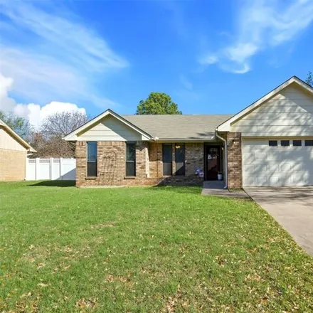 Buy this 3 bed house on 3113 Cardinal Drive in Ardmore, OK 73401