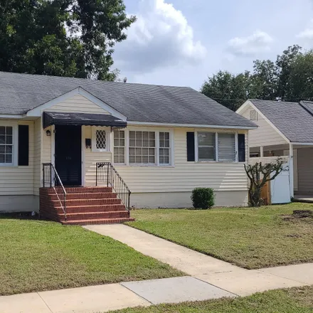Rent this 3 bed house on 134 Euclid Avenue in Bellevue, Macon