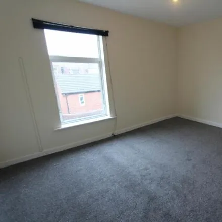Image 5 - Lancing Road, Sheffield, S2 4EX, United Kingdom - Townhouse for rent