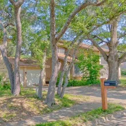 Image 3 - 8301 Belclaire Lane, Austin, TX 78715, USA - House for sale