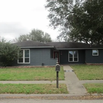 Buy this 4 bed house on 11886 Chamizal Street in Corpus Christi, TX 78410