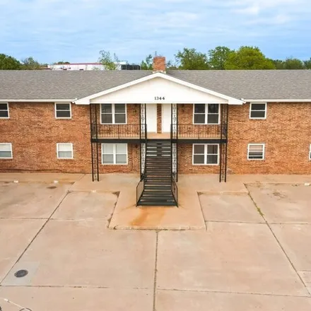Buy this 12 bed house on 1348 Meadow Lane in Weatherford, OK 73096