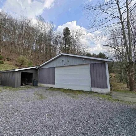 Buy this 2 bed house on 352 Grassy Run Road in Marion County, WV 26554