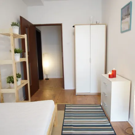 Rent this 3 bed apartment on Snycerska 1 in 91-301 Łódź, Poland