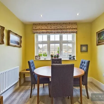 Image 7 - Cavalry Close, Chester, CH3 6FZ, United Kingdom - Townhouse for sale