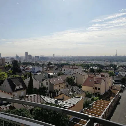 Rent this 3 bed apartment on Immobilière Carnot in Rue des Chênes, 92150 Suresnes
