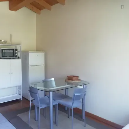 Rent this 2 bed apartment on Garagem Antero de Quental in Rua de Antero de Quental, 4200-202 Porto