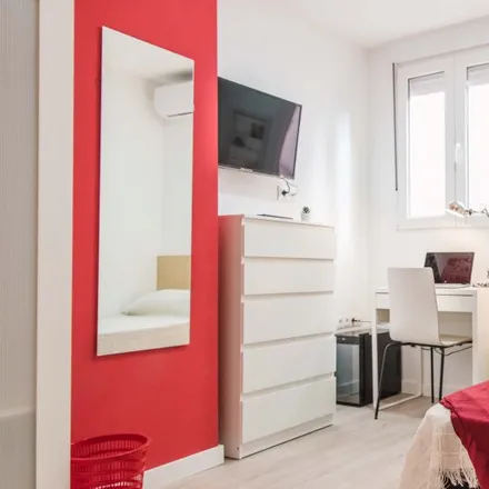Rent this 5 bed room on Calle de Emilia Carsí in 46100 Burjassot, Spain