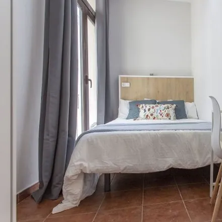Rent this 14 bed room on Carrer dels Borges in 46003 Valencia, Spain