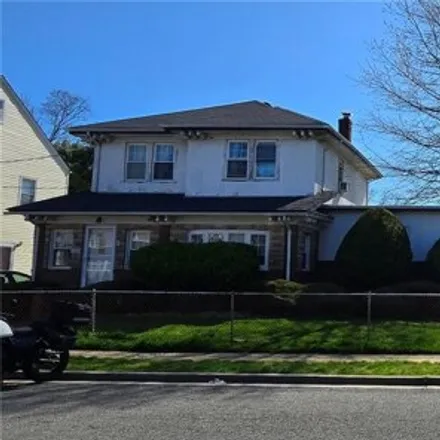 Buy this 3 bed house on 29 North Kensington Avenue in Village of Rockville Centre, NY 11570