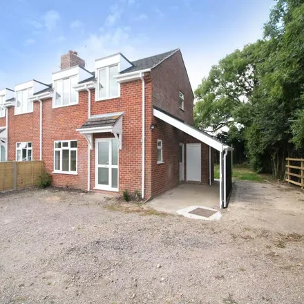 Rent this 3 bed duplex on Upton Snodsbury Road in Peopleton, WR10 2LG