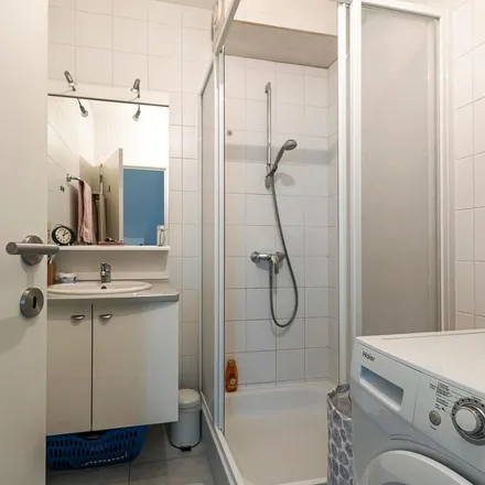 Rent this 1 bed apartment on Belseledorp 3 in 9111 Sint-Niklaas, Belgium