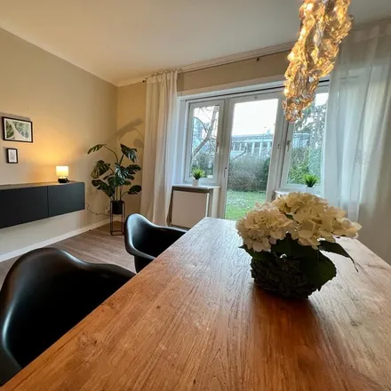 Rent this 4 bed townhouse on Fuchshohl 49 in 60431 Frankfurt, Germany