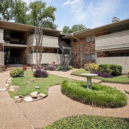 Buy this 2 bed condo on 7832 Royal Lane in Gifford, Dallas