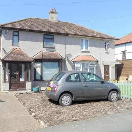 Buy this 3 bed duplex on Henwick Road in London, SE9 6NZ