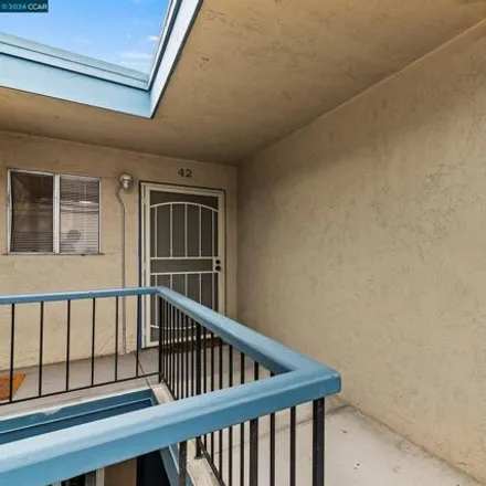 Buy this 1 bed condo on 1659 Ellis Street in Concord, CA 94520