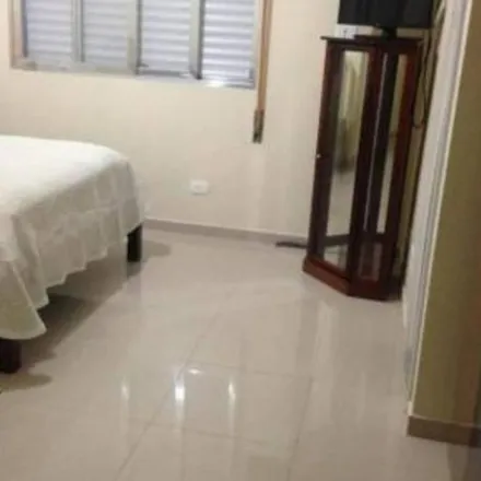 Rent this 2 bed apartment on Avenida Presidente Wilson in Pompéia, Santos - SP