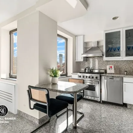 Image 5 - 5 East 67th Street, New York, NY 10065, USA - Apartment for sale