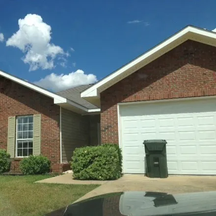 Rent this 3 bed house on 190 Powder Horn Lane in Dothan, AL 36350