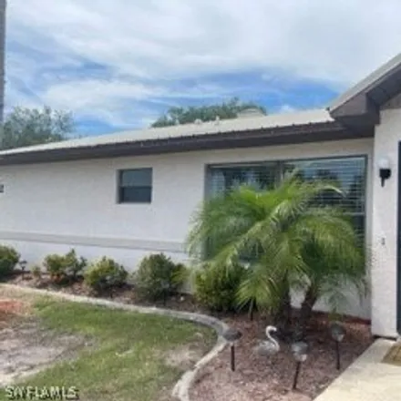 Buy this 2 bed house on 102 Villaway in Sebring, FL 33876