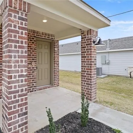 Image 2 - 2020 Spruce Street, Bay City, TX 77414, USA - House for sale