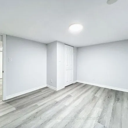 Image 1 - 34 Ovida Avenue, Toronto, ON M9B 1B4, Canada - Apartment for rent