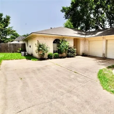 Rent this 3 bed house on 18998 Twigsworth Lane in Atascocita, TX 77346