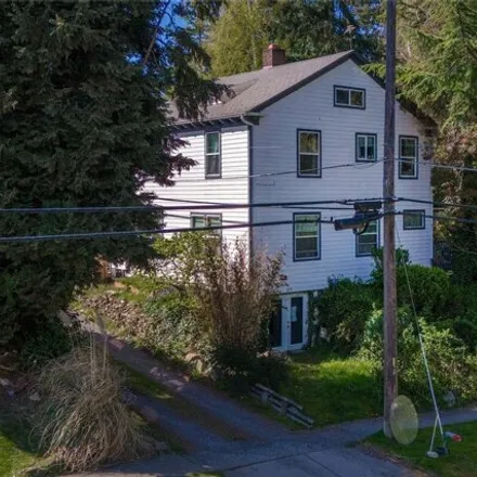 Buy this 3 bed house on 3098 North Proctor Street in Tacoma, WA 98407