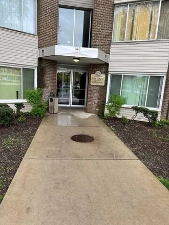 Buy this 1 bed condo on Palatine Metra Station in 137 West Wood Street, Palatine