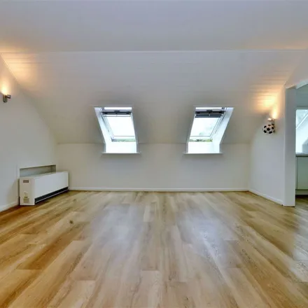 Rent this 2 bed apartment on Avenue Jules Carlier - Jules Carlierlaan 46 in 7850 Enghien, Belgium