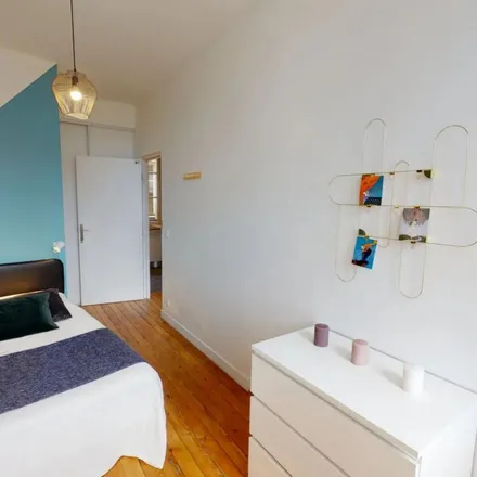 Rent this 4 bed apartment on 12 Rue de la Merci in 33000 Bordeaux, France