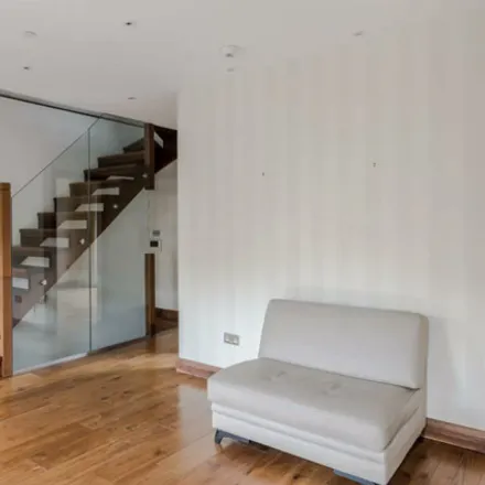 Image 4 - 34 Abbey Road, London, NW8 9AU, United Kingdom - House for sale