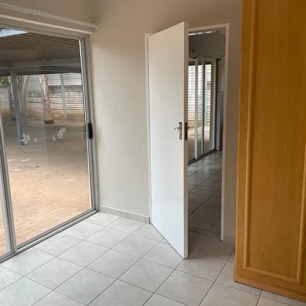 Image 2 - 773 Fred Nicholson Street, Mayville, Pretoria, 0136, South Africa - Apartment for rent