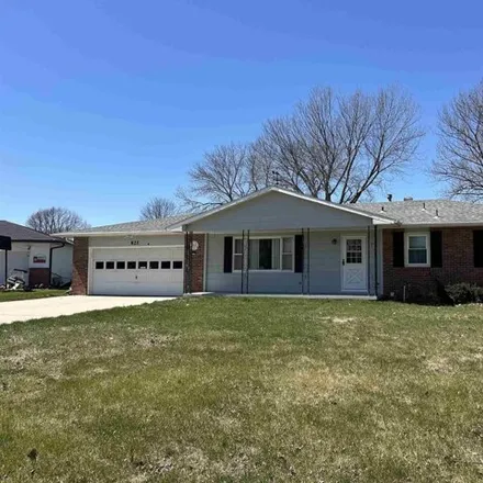 Buy this 3 bed house on 801 Maplewood Avenue in Hastings, NE 68901