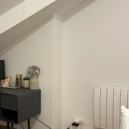 Rent this 1 bed apartment on 94160 Saint-Mandé