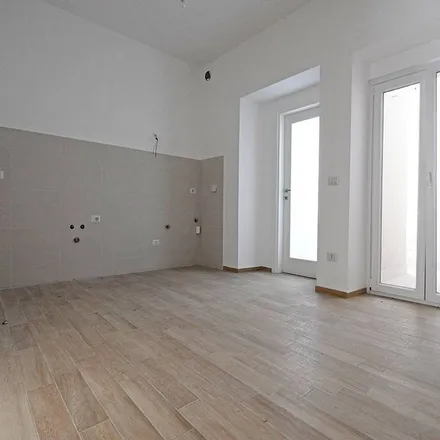 Image 2 - Palazzo Bucciarelli, Via Sassa, 67100 L'Aquila AQ, Italy - Apartment for rent
