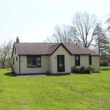 Buy this 2 bed house on 6900 Clinton Street in Elma, NY 14059