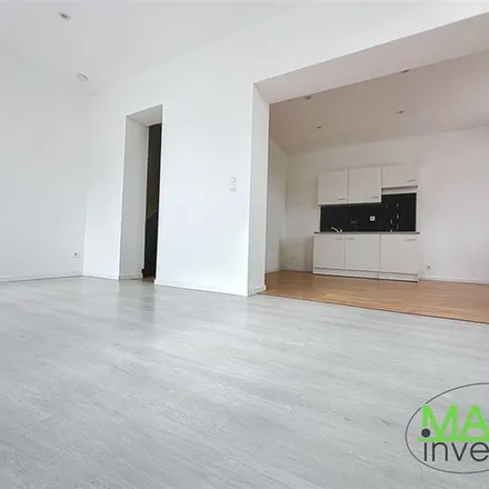 Image 3 - Rue de la Station - Stationstraat 189, 7700 Mouscron, Belgium - Apartment for rent