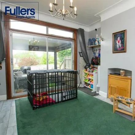 Image 4 - Hillcrest, London, London, N21 - Duplex for sale