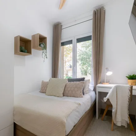 Rent this 4 bed room on Carrer de Padilla in 256;258, 08001 Barcelona