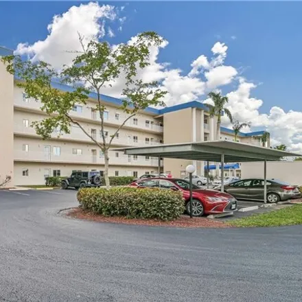 Buy this 2 bed condo on unnamed road in Cypress Lake, FL 33919