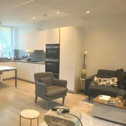 Rent this 3 bed apartment on Wentworth Street in Spitalfields, London