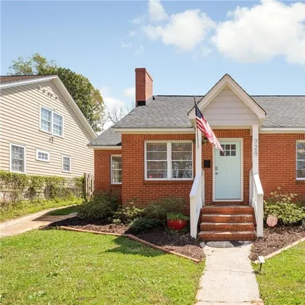 Buy this 2 bed house on 729 Woodruff Place in Charlotte, NC 28208