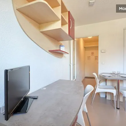 Image 7 - Boulevard de la République, 59500 Douai, France - Apartment for rent