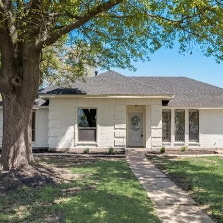 Buy this 3 bed house on 1138 Silverthorn Court in Mesquite, TX 75150