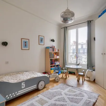Rent this 6 bed apartment on 81 Rue de Rome in 75017 Paris, France