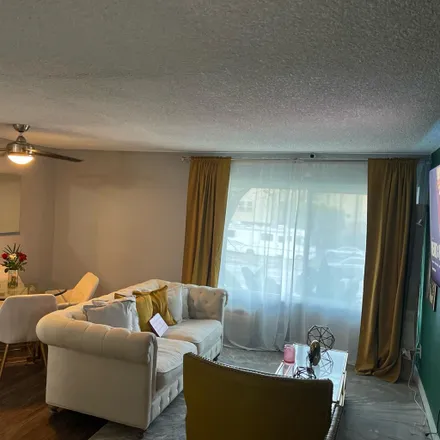 Rent this 1 bed room on Earth Car Wash in Cedros Avenue, Los Angeles