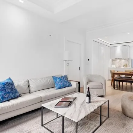Image 2 - 108 East 66th Street, New York, NY 10065, USA - Apartment for sale